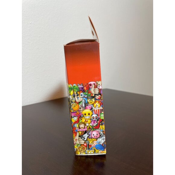 6-Pack Emoji Golf Balls With Fun Faces - Yellow Red & White - Official Emoji Bra - Picture 6 of 6